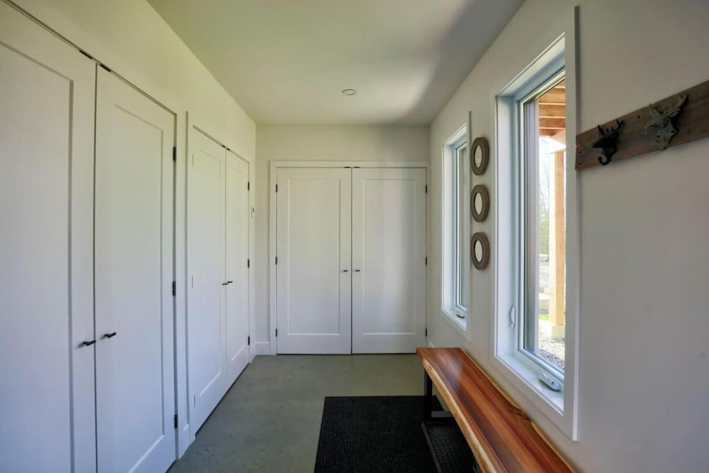 Chalet Woodpecker Lodge - Chaleureux Avec Foyer. Orford Экстерьер фото
