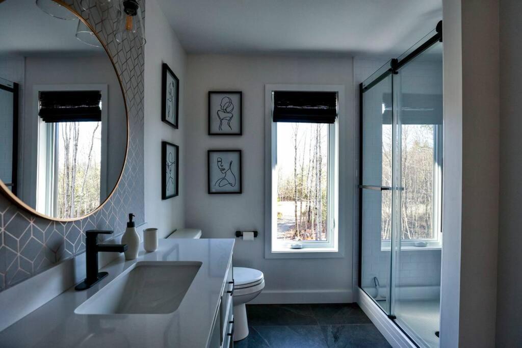 Chalet Woodpecker Lodge - Chaleureux Avec Foyer. Orford Экстерьер фото